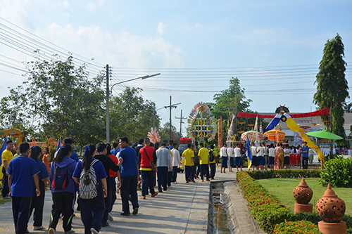 กองผ้าป่าน้ำเงินเหลืองสามัคคี