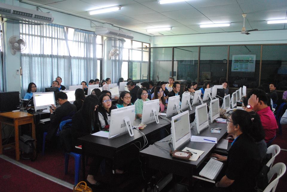 อบรมเชิงปฏิบัติการจัดทำเวปไซต์งานศิลปหัตกรรมนักเรียน ครั้งที่ 68