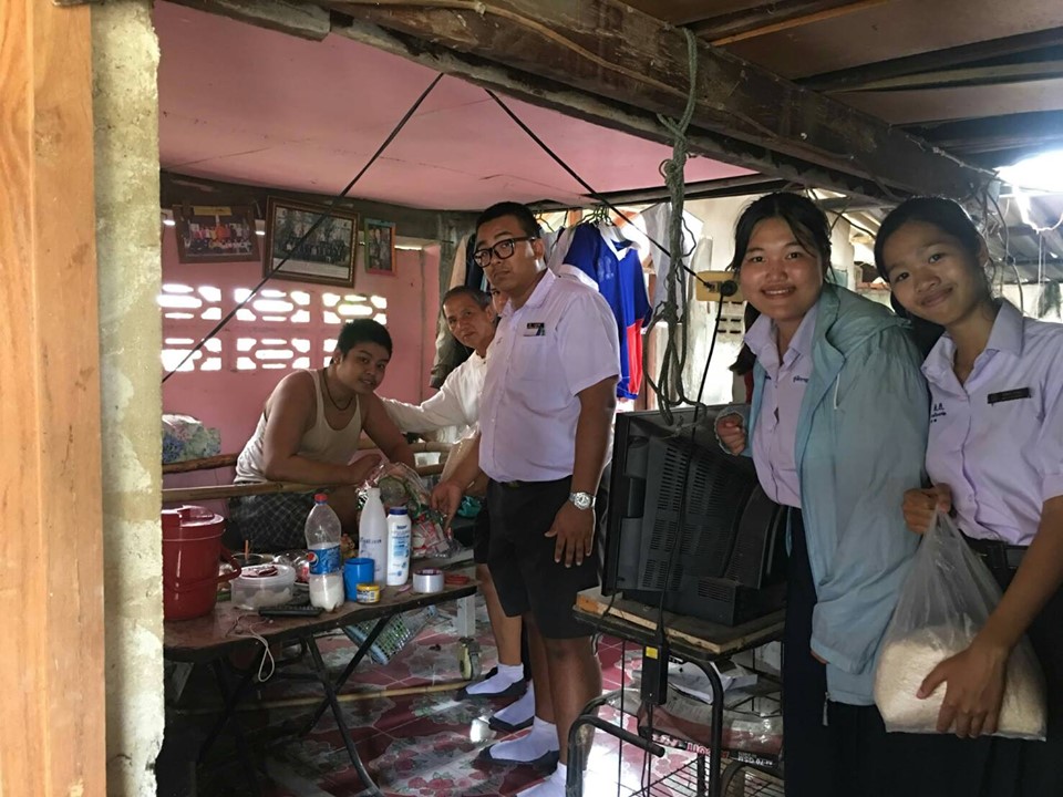 สภานักเรียนโรงเรียนดงเจนวิทยาคมร่วมบริจาคข้าวสารและอาหารแห้ง