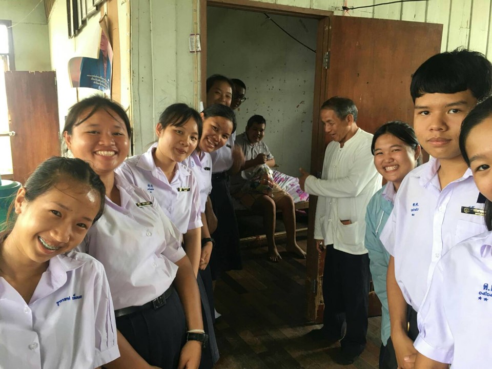 สภานักเรียนโรงเรียนดงเจนวิทยาคมร่วมบริจาคข้าวสารและอาหารแห้ง