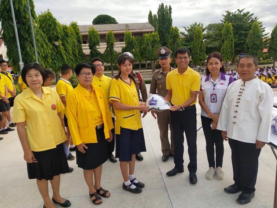 โครงการรณรงค์ขับขี่ปลอดภัยใส่หมวกนิรภัย 100% โดยชมรม RSC
